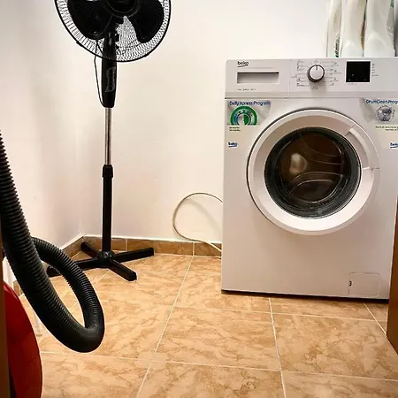 Apartament Budget First Sea Line Apt. Flora *