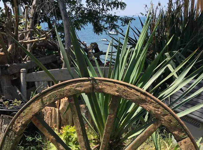 Budget First Sea Line Apt. Flora Apartamento *