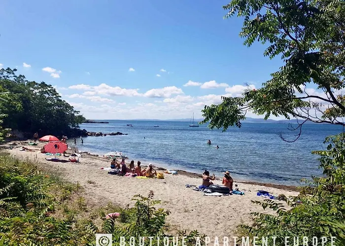 Budget First Sea Line Apt. Flora * Pomorie