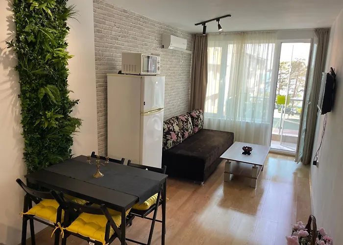 Budget First Sea Line Apt. Flora Apartamento