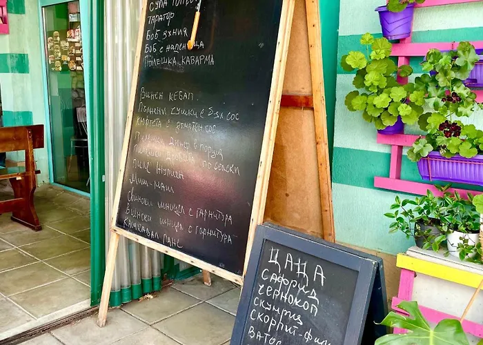 Budget First Sea Line Apt. Flora