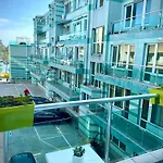 First Sea Line Apartment Flora, Next To The Beach דירה פומורי