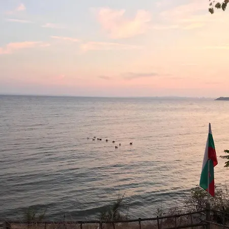 公寓 Budget First Sea Line Apt. Flora