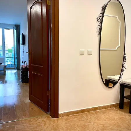 Budget First Sea Line Apt. Flora Apartmán Pomorie