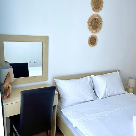 Budget First Sea Line Apt. Flora * 帕莫瑞