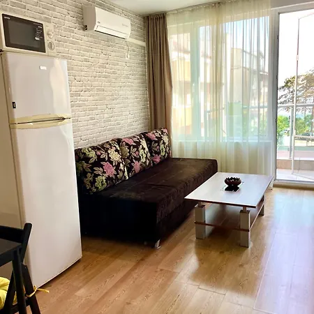 Apartmán Budget First Sea Line Apt. Flora Pomorie