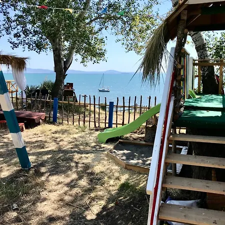 דירה First Sea Line Apartment Flora, Next To The Beach פומורי