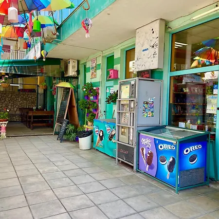 Budget First Sea Line Apt. Flora *