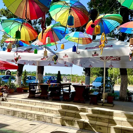 Budget First Sea Line Apt. Flora Apartmán *