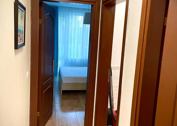 Budget First Sea Line Apt. Flora *