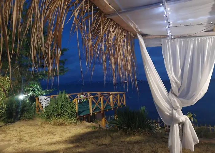 Budget First Sea Line Apt. Flora Apartment *